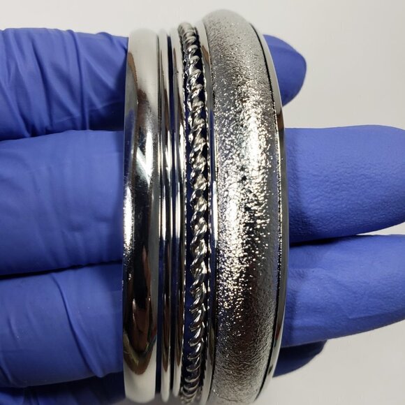 Set of 5 Textured Silver tone Bold Bangle Bracelets - Women's Fashion Jewelry - Picture 3 of 8